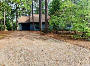 135 Riviera Ln, Sanford, NC 27332