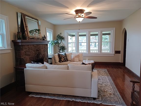 5th image of 269 Erskine Ave