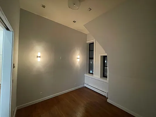 Rented by Compass | media 19