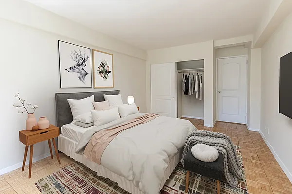 Rented by Stonehenge NYC LLC | media 8