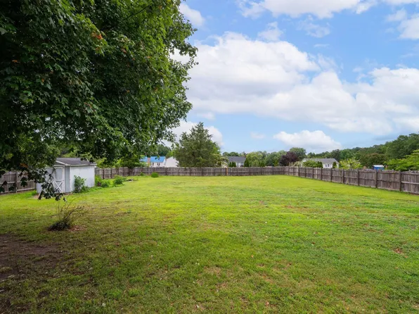 2816 Mercantile Ct, Clayton, NC 27520