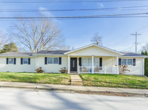 630 S 3rd St, Saint Charles, MO 63301
