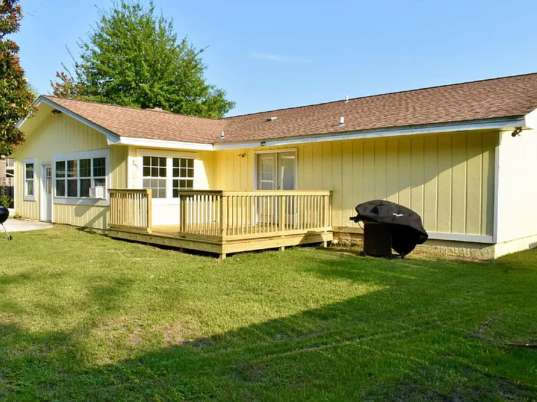 130 Derby Woods Dr — Photo 17