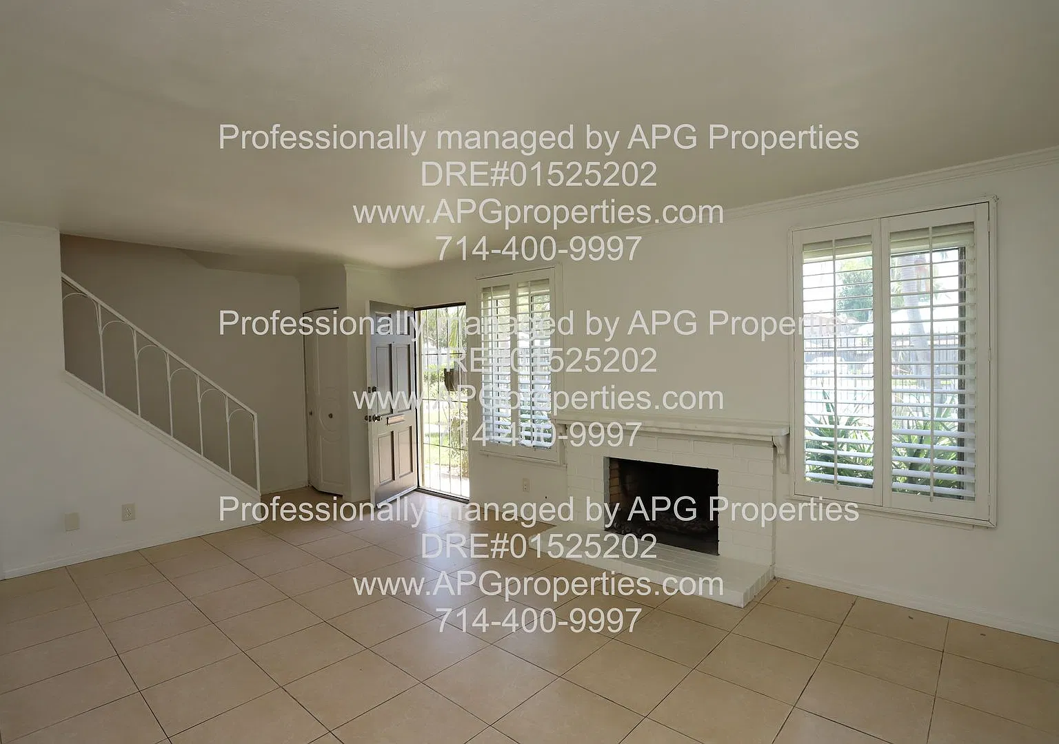 4 Bedroom / 2.5 Bathroom townhouse in the Anaheim Resort area of Garden Grove — Photo 2