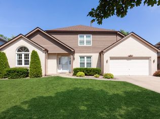 437 S Washington St, Westmont, IL 60559