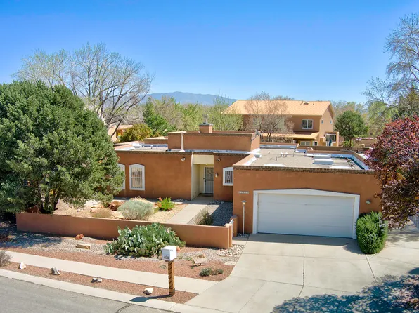 2908 El Toboso Dr NW, Albuquerque, NM 87104