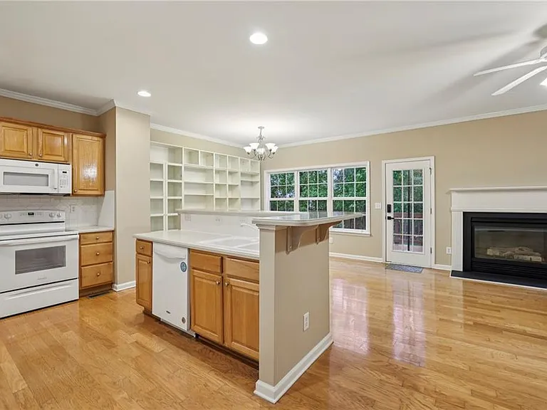3128 Mercer University Dr — Photo 12