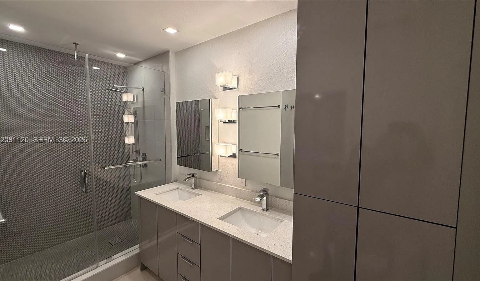 Radius Condo — Photo 4