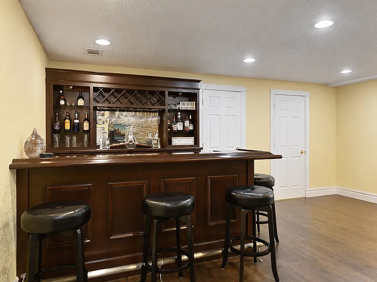 6117 Wilryan Ave — Photo 18