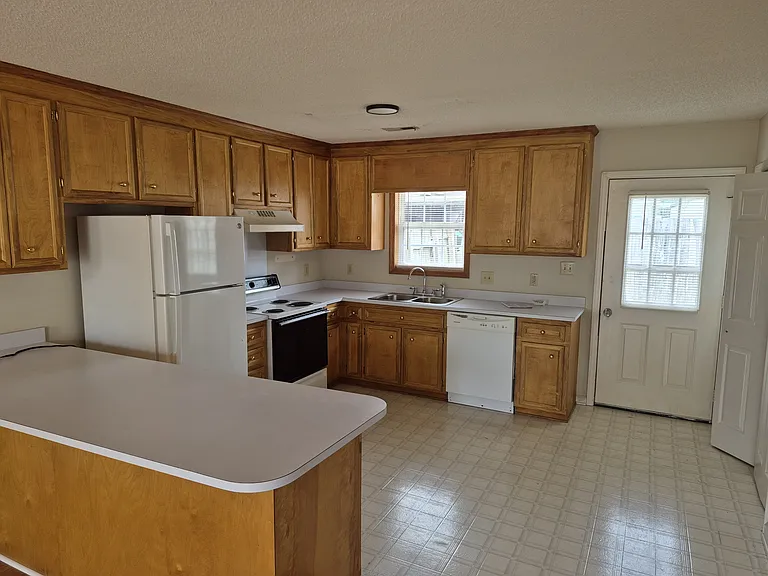 101 N Mill St — Photo 2