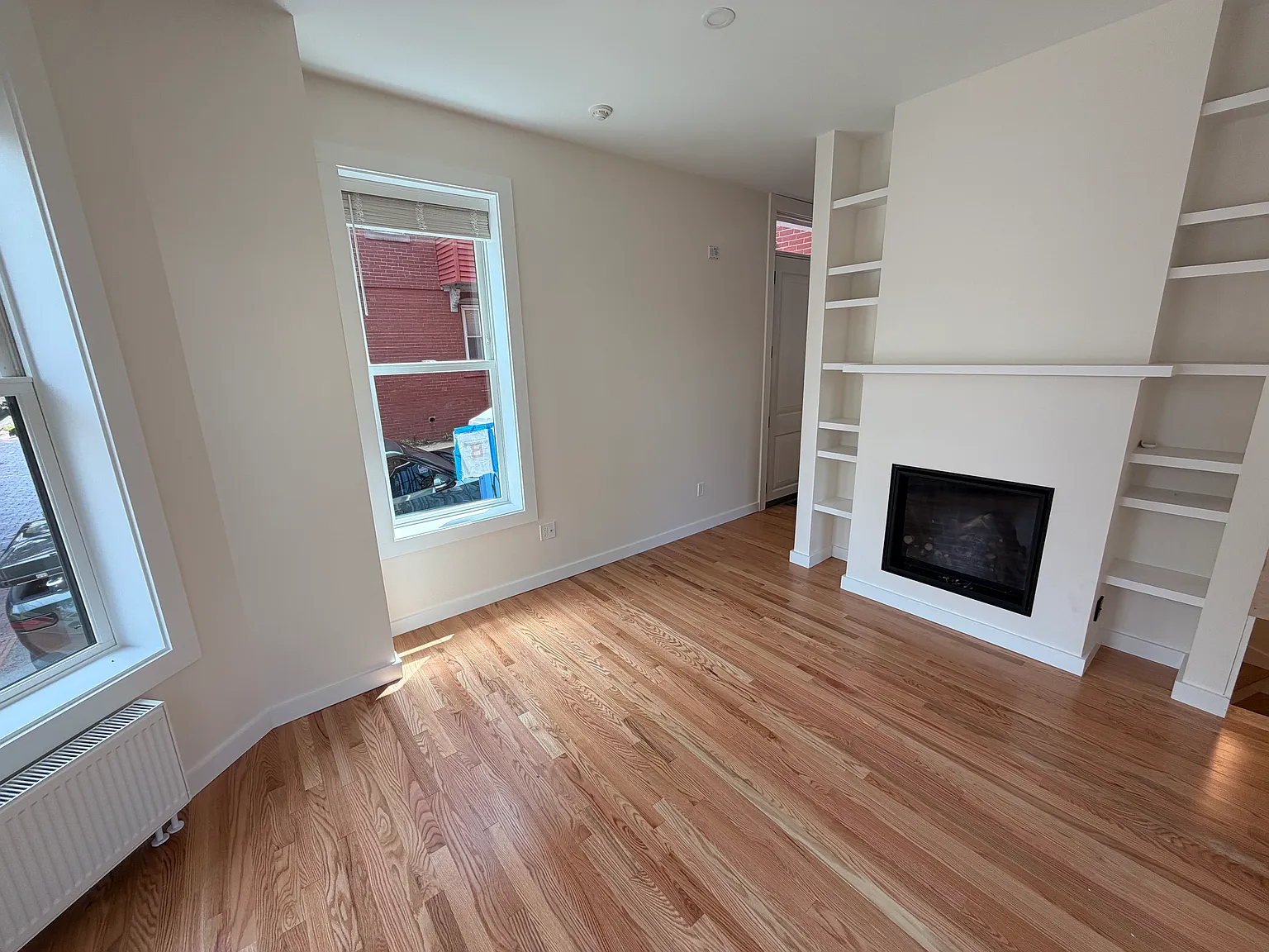 4 bed, 2386 sqft, $6,950 — Photo 4