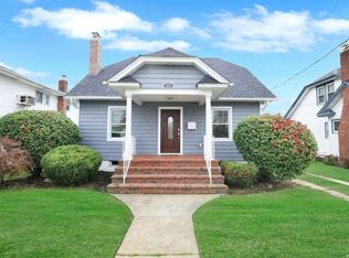 89 Gregory Ave, Merrick, NY 11566