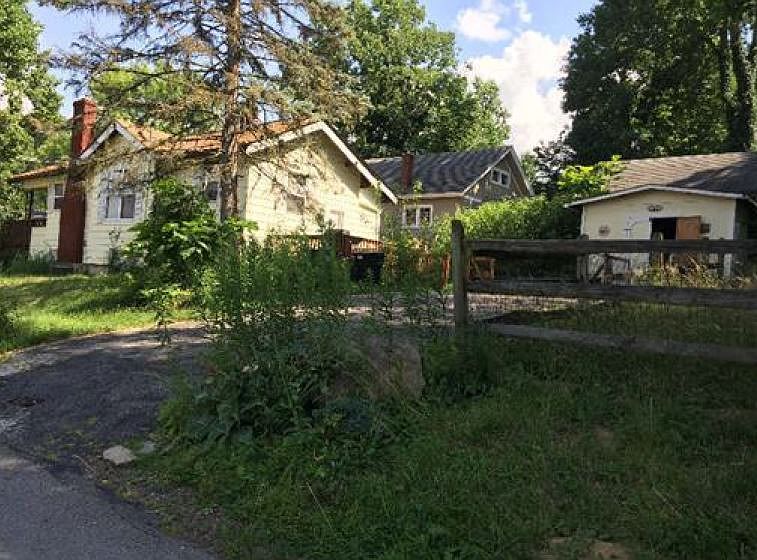 2nd image of 1751 Sutton Ave