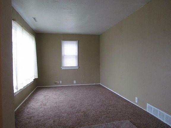 3rd image of 1608 S Norwood Ave