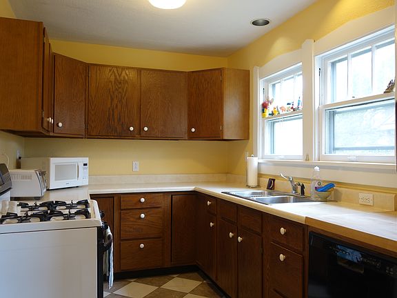 Kitchen w/two windows