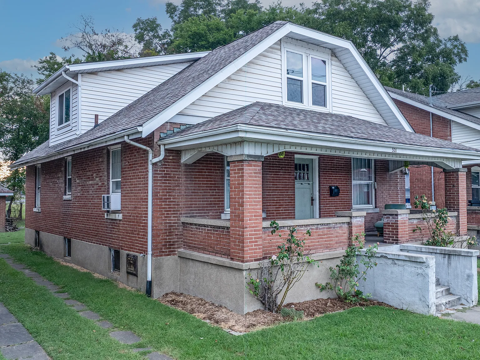 3 bed, 1500 sqft, $1,500 — Photo 2
