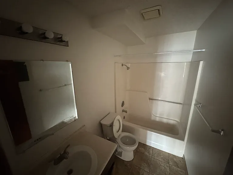 1624 Garfield St #6 — Photo 6