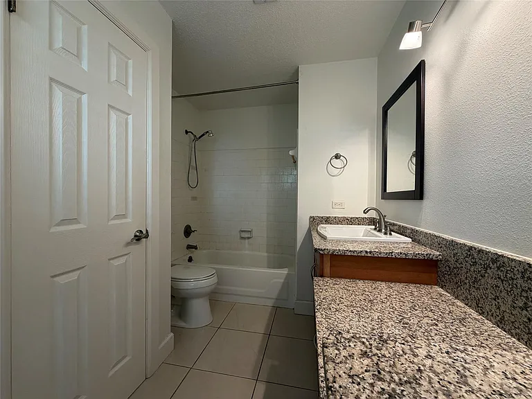 18142 Glenledi Dr — Photo 35