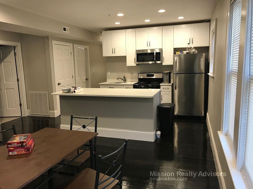 2nd image of 92 Calumet St #2B