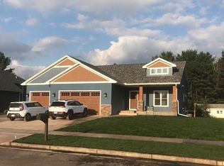 3029 Hidden Meadow Ct, Eau Claire, WI 54701