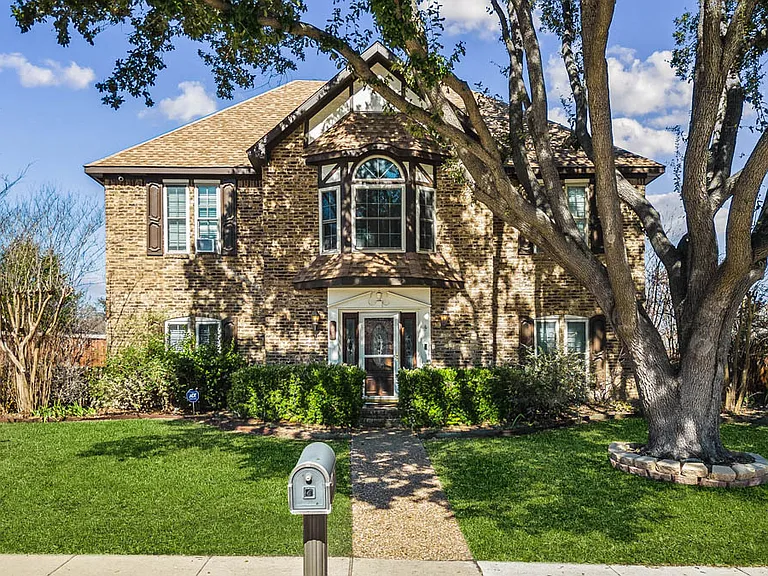 1429 Baffin Bay Dr — Photo 1