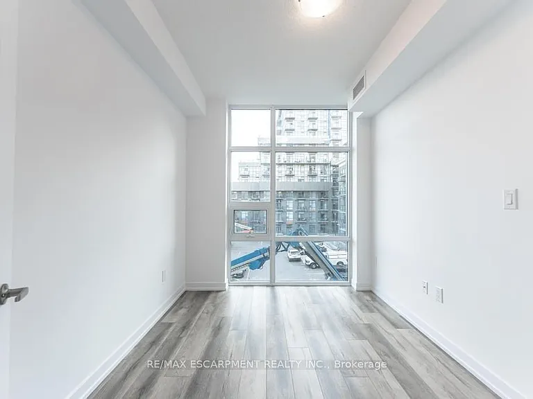 470 Dundas St E #326 — Photo 15