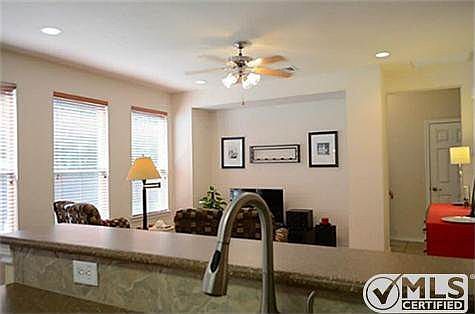 4th image of 3200 Versante Dr
