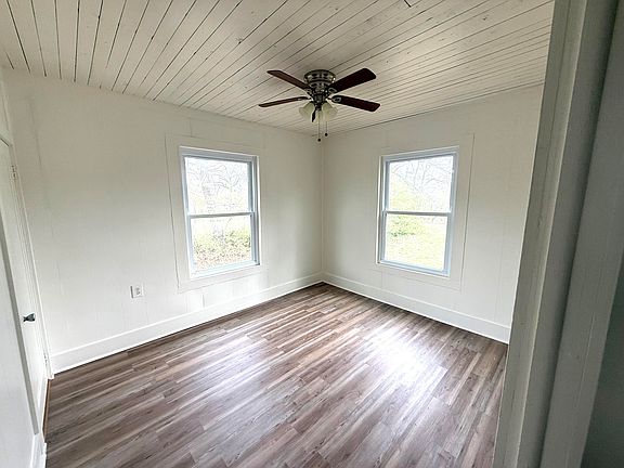 5th image of 350 Newport Rd