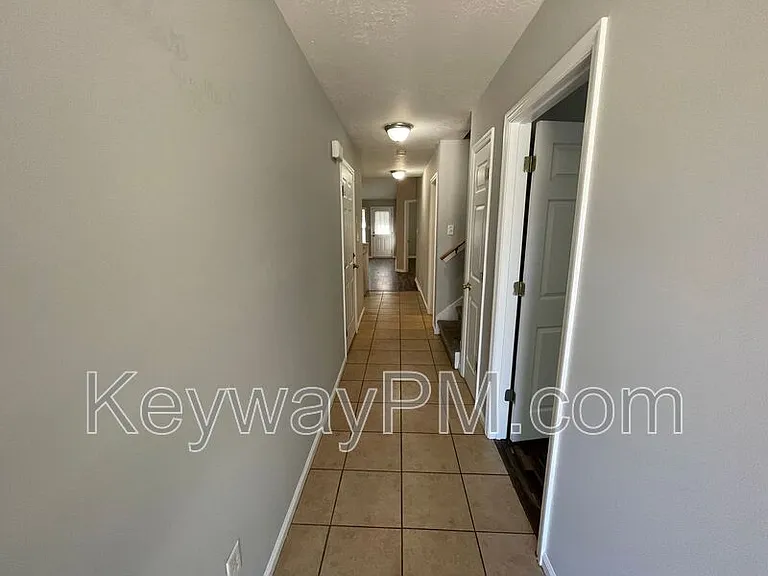 445 Northrop Pl — Photo 2