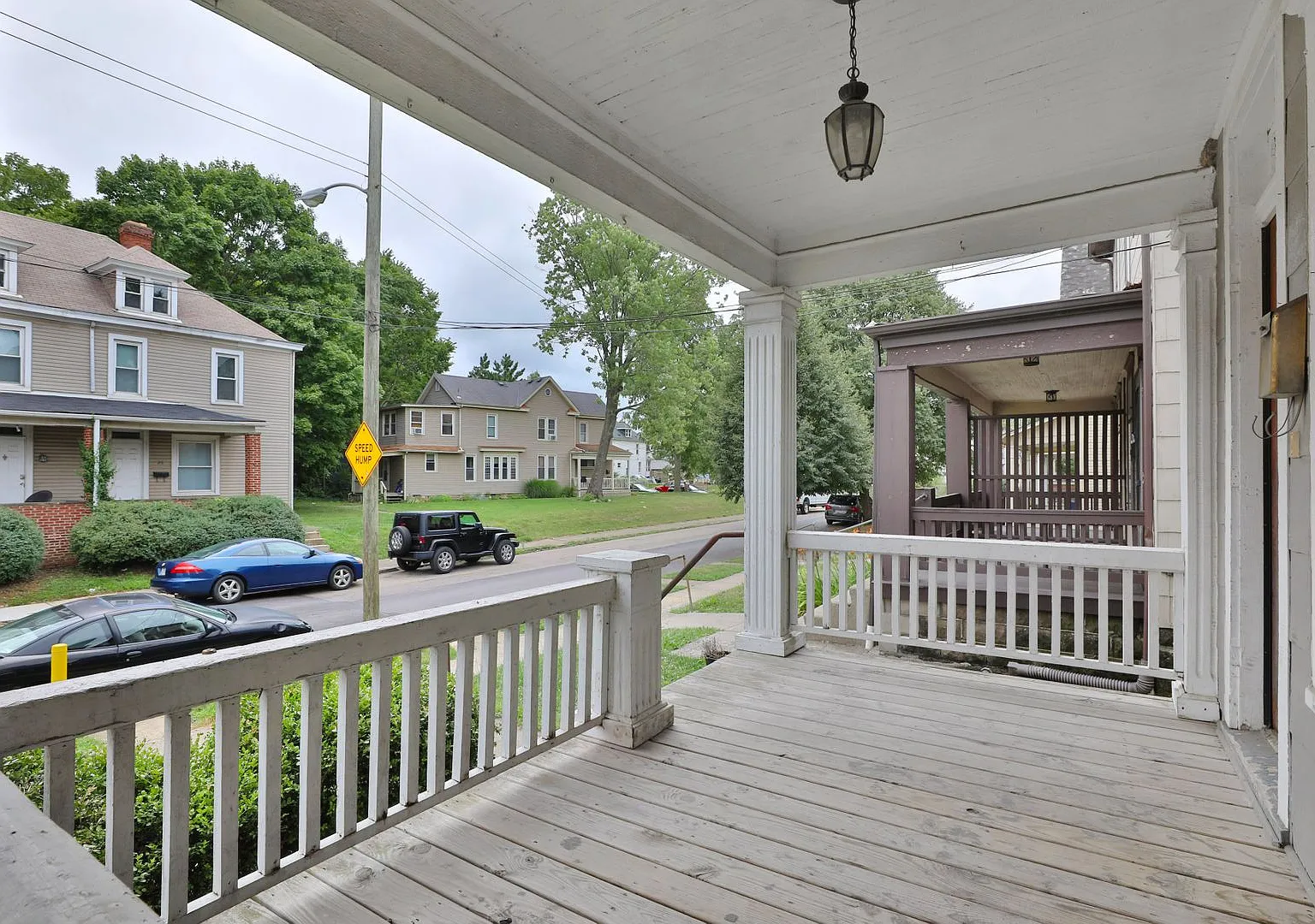 Large 5 Bedroom North Campus Townhouse - 1st house from High Street — Photo 2