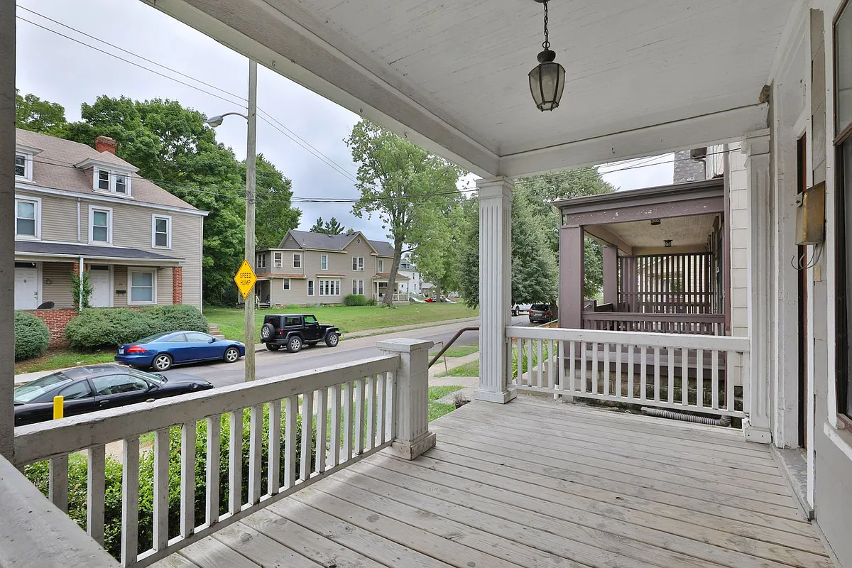 Building Photo - 23 E Blake Ave
