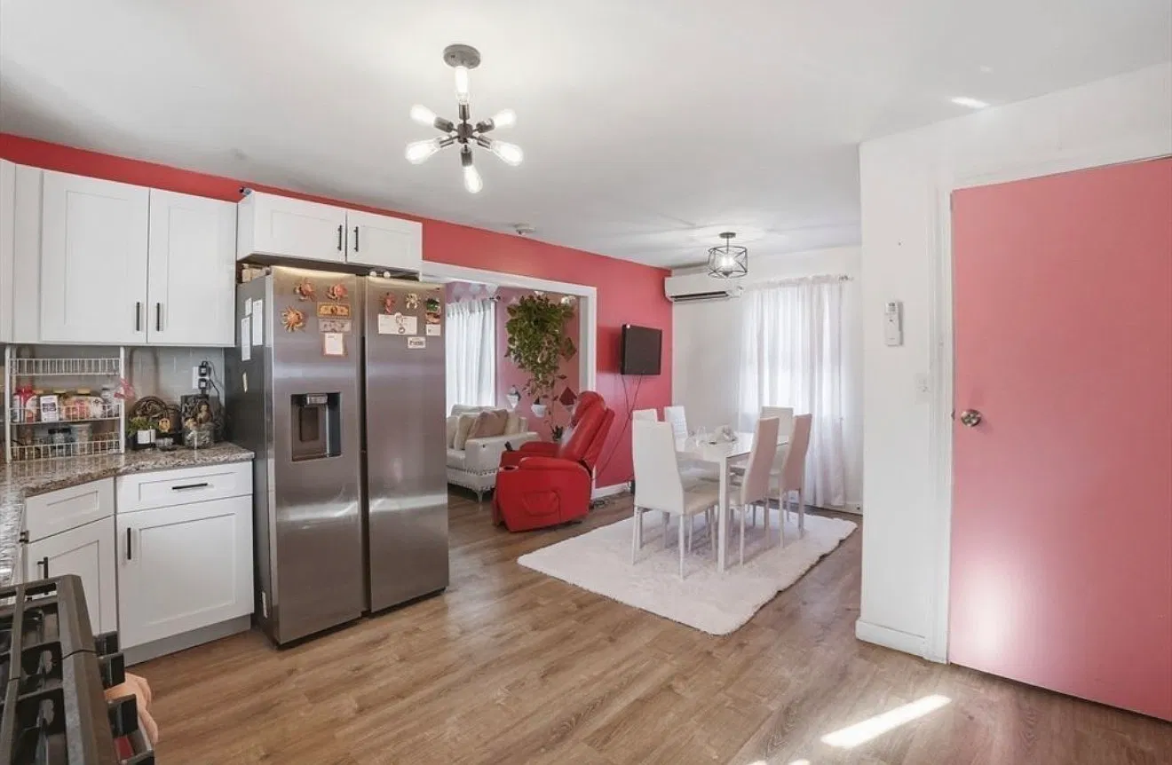 2 bed, 787 sqft, $2,400 — Photo 3