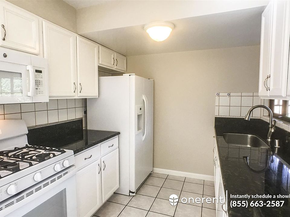 1st image of 131 Camellia Ct