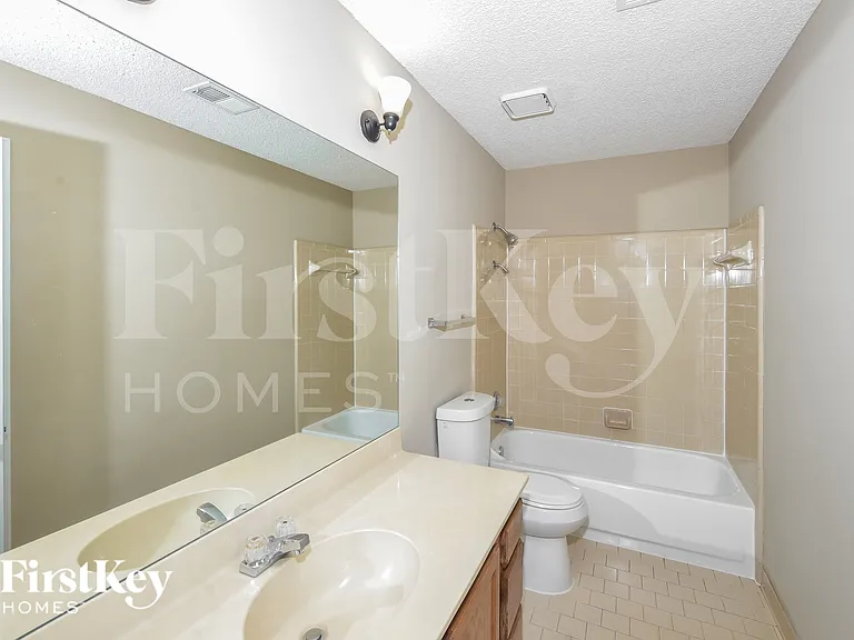 5198 Tudor Ct — Photo 11