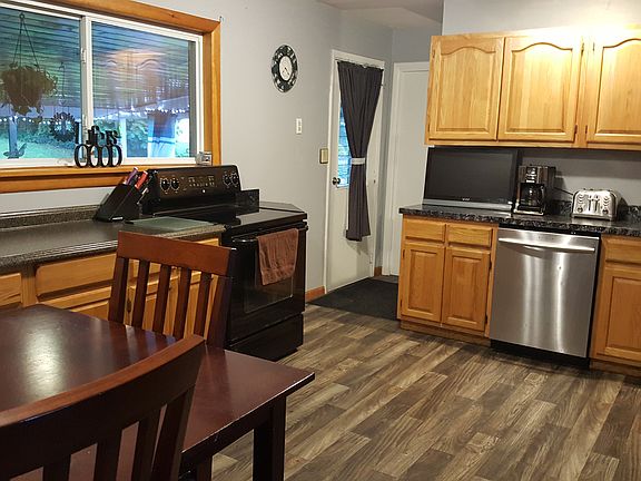 3rd image of 3 Redwood Ave