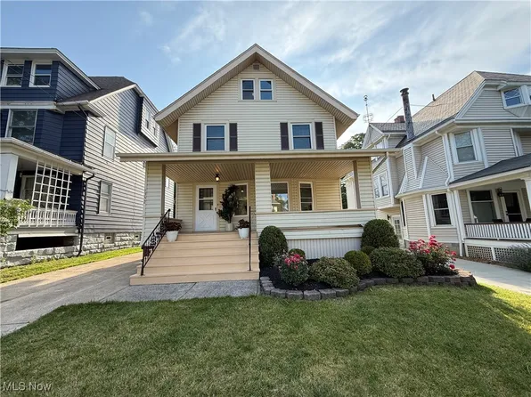 1352 Lakeland Ave, Lakewood, OH 44107