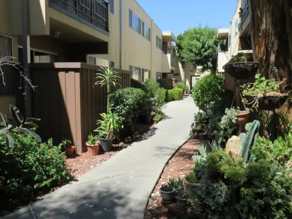 Roscoe Lanai Apartments, 21721 Roscoe Blvd #90265a18f, Canoga Park, CA 91304