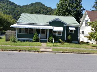 214 Miller Ave, Hinton, WV 25951