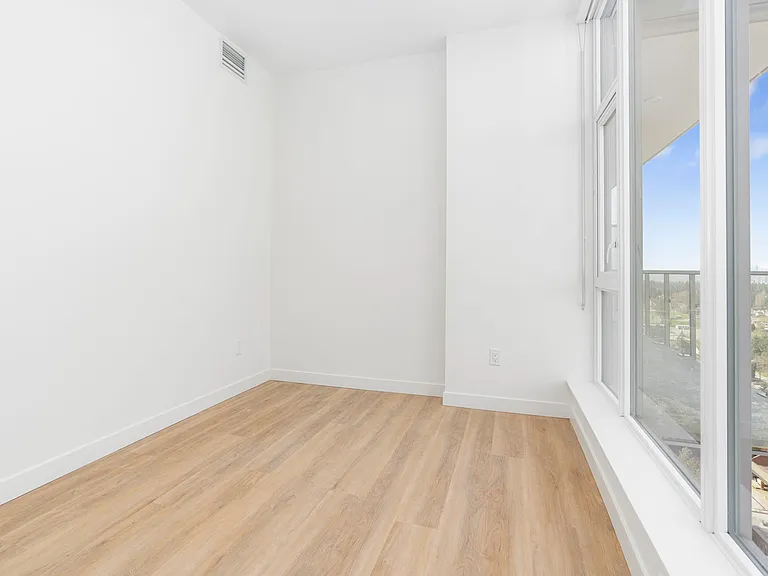 9675 King George Blvd #2707 — Photo 22