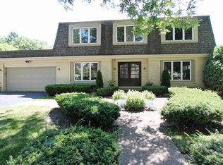 1347 Sprucewood Ln, Deerfield, IL 60015