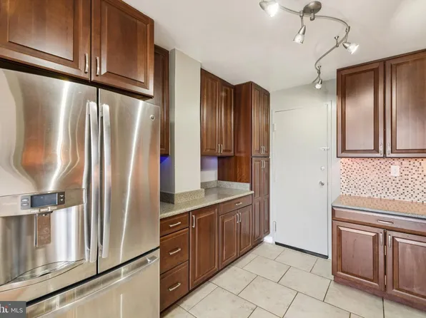 10500 Rockville Pike Unit 704, Rockville, MD 20852