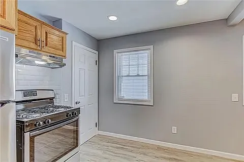 35 Brookdale Ave — Photo 13