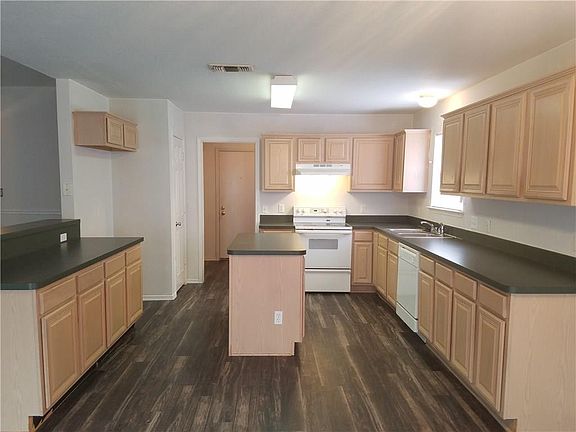 5th image of 6018 Harwood Crossing Dr