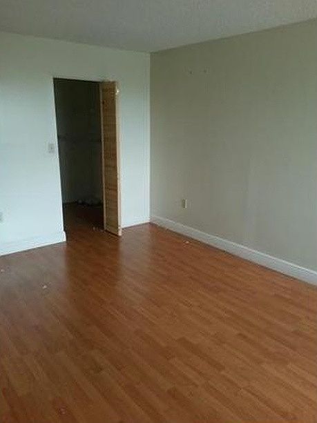 1st image of 320 W Park Dr APT 203