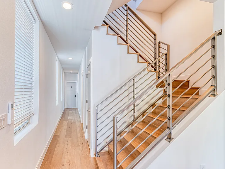 1213 E James Ct — Photo 5