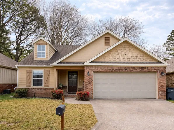 63 E Madrid St, Fayetteville, AR 72703