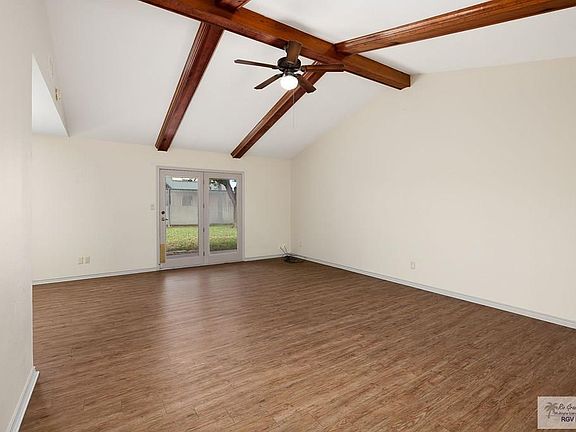 3rd image of 2401 Mariposa Ln