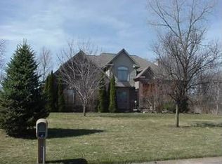 4417 Crosby Ct, White Lake, MI 48386