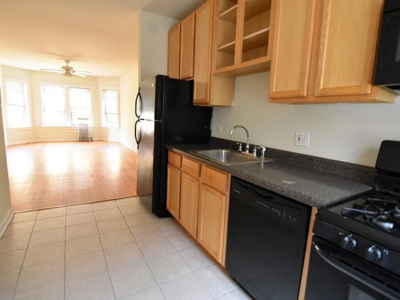 4th image of 1742 W North Shore Ave APT 2