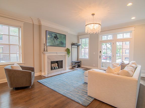 2nd image of 902 W Diversey Ave #1
